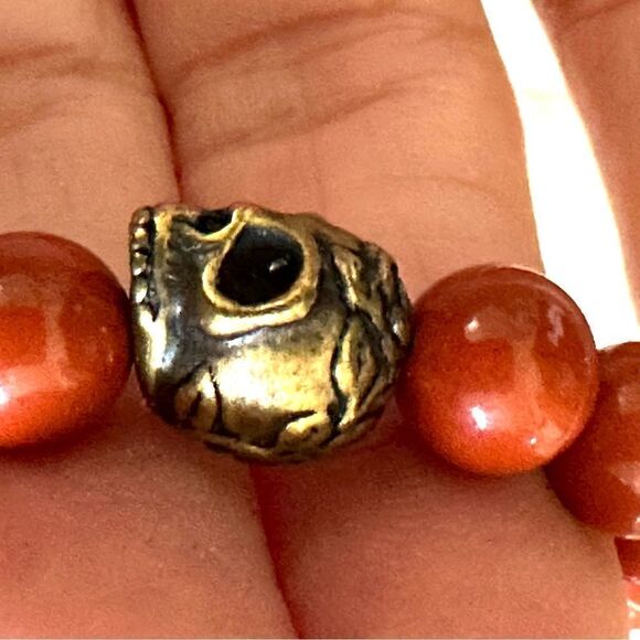 Red jasper skull stretchy bracelet - Picture 6 of 9